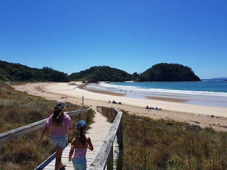 Matapouri Beach 768x576