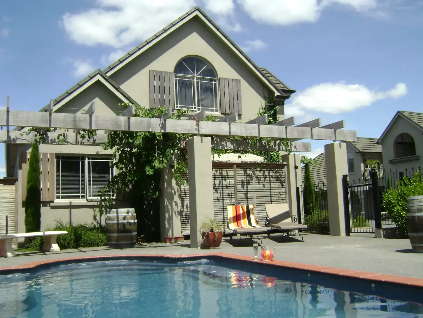 Lodge Bordeaux 2 1365x1024