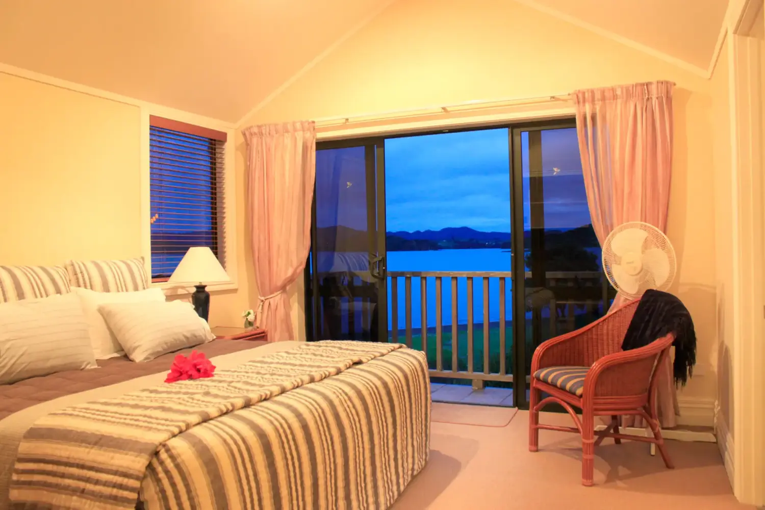 Pawhaoa lodge Bedroom accommodation Bay of islands 1500x1000