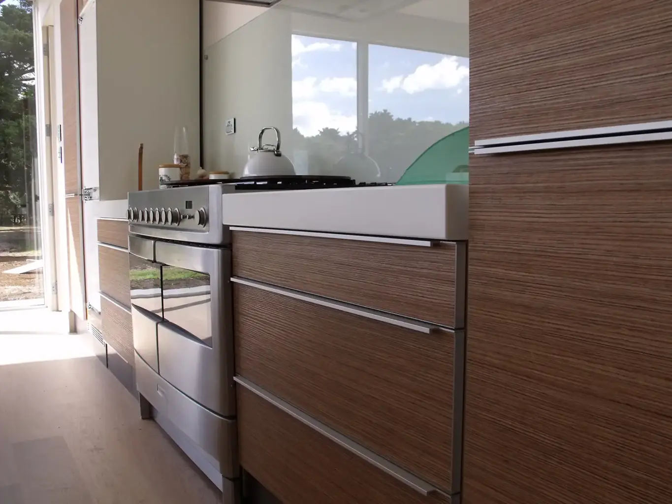 custom kitchen design 1365x1024