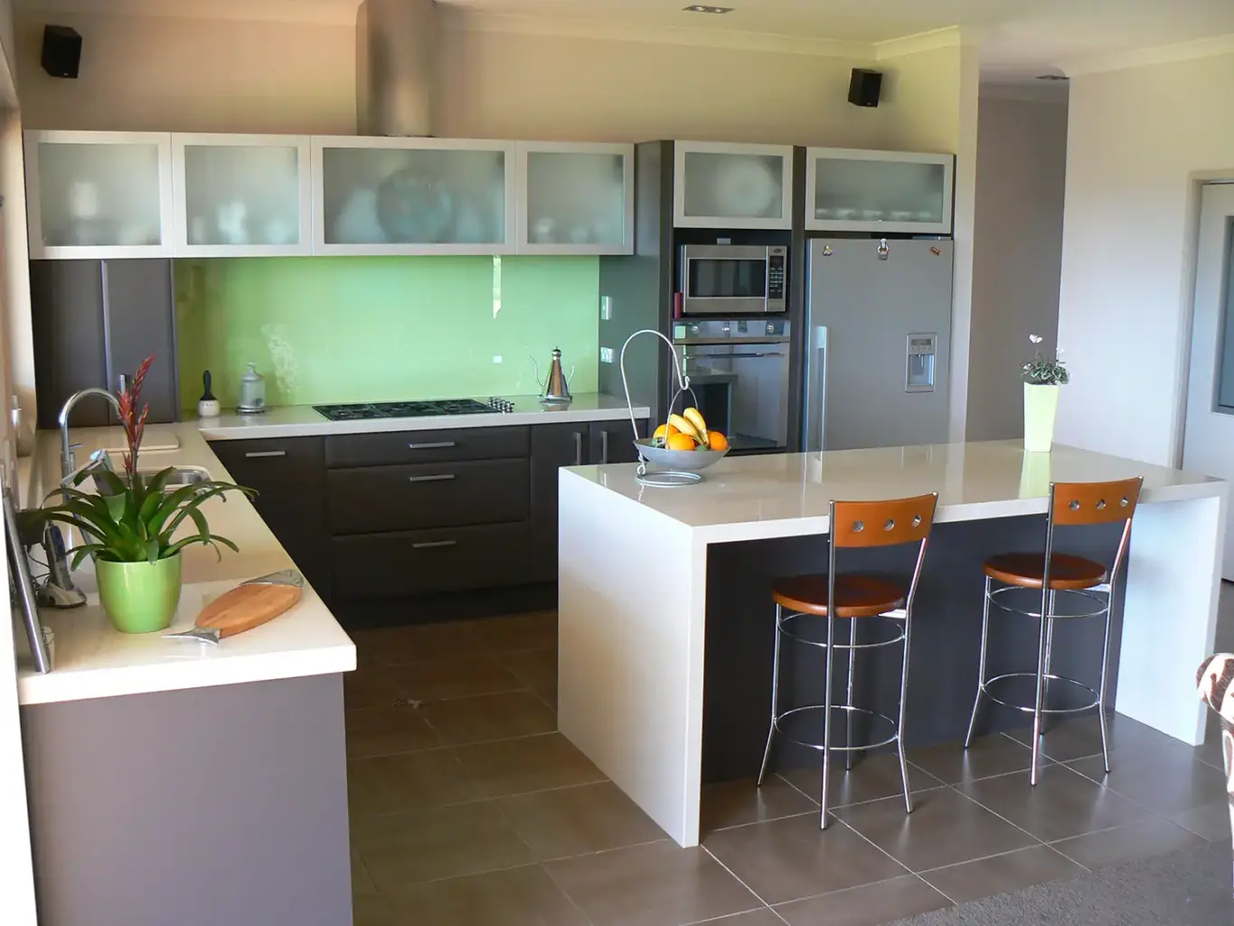 custom modern kitchens 1365x1024